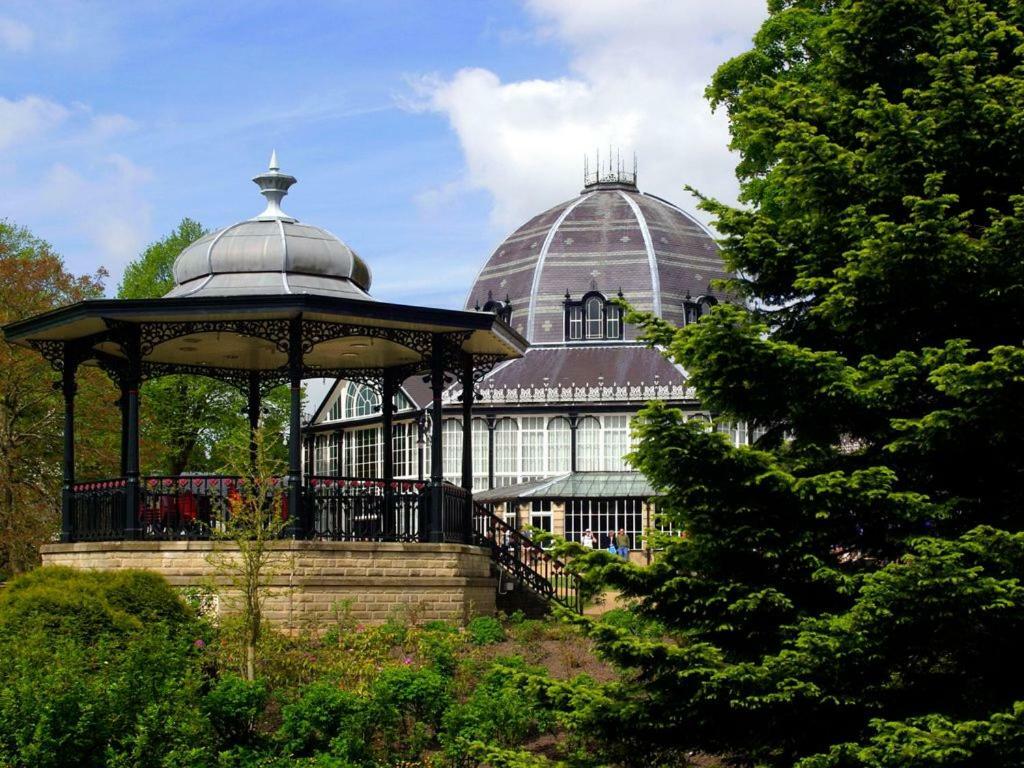 Apartment Close To Pavilion Gardens Buxton  Buitenkant foto